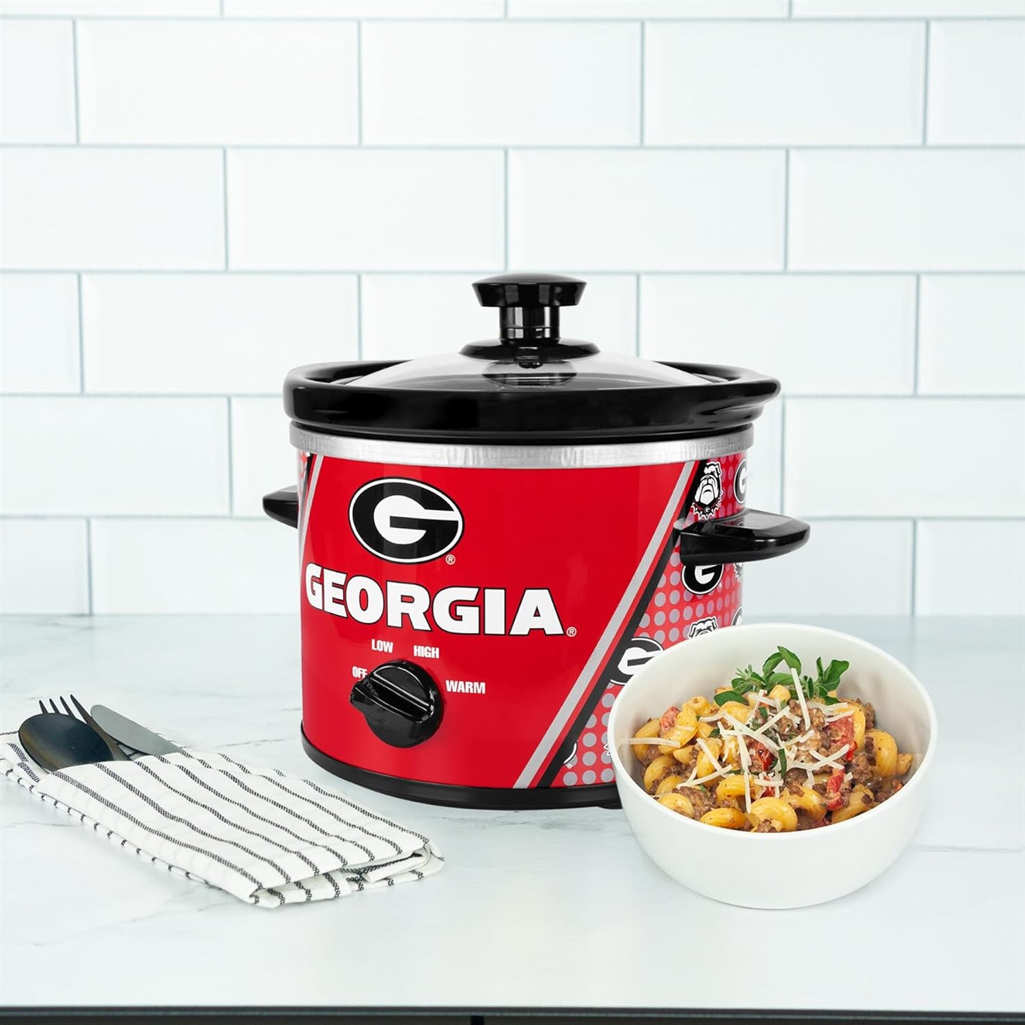 Touchdown in the Kitchen: A Review of the Uncanny Brands Georgia Bulldogs Slow Cooker
